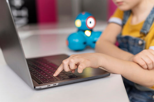 De usuario a creador: 3 Lenguajes de programación para niños [2025]